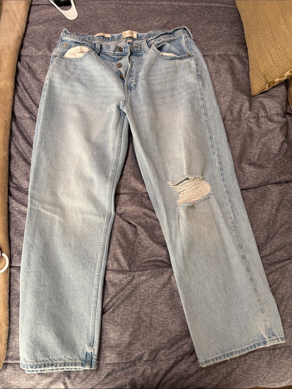 Universal Thread Light Blue Distressed Straight Leg Jeans